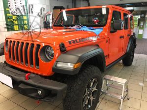Удаление скола на лобовом Jeep м. Ленинский пр-т