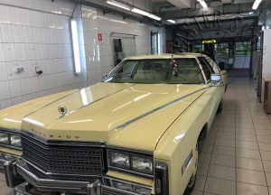 Ремонт лобового стекла Cadillac