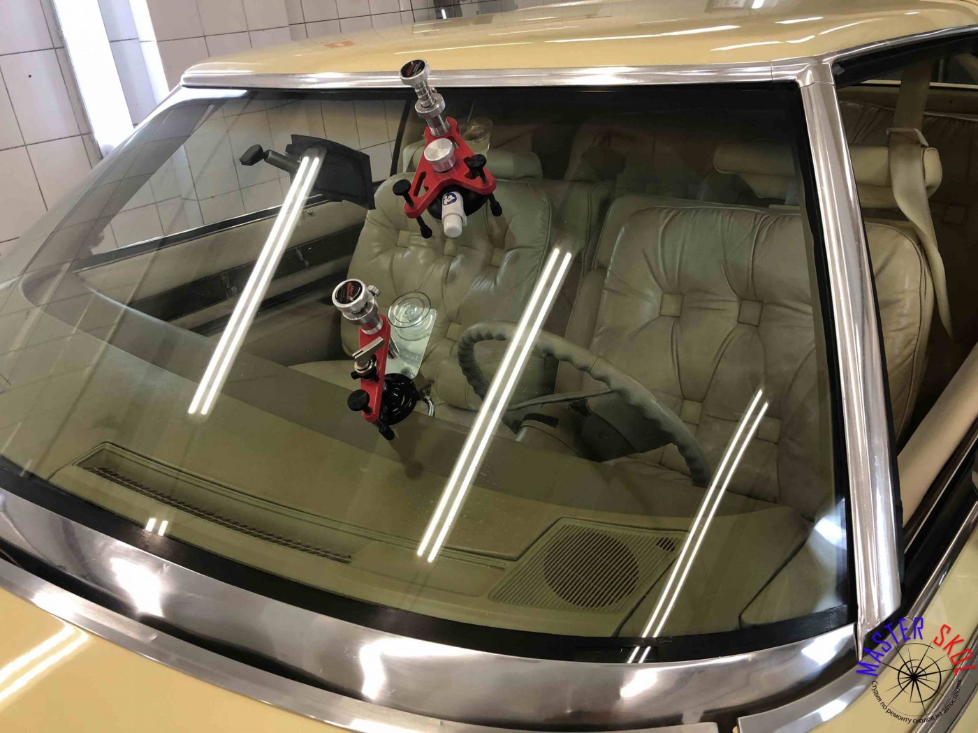 Ремонт сколов лобового стекла Cadillac в ЮЗАО