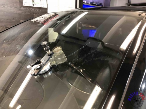 Трещина на лобовом стекле