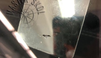 Скол Jeep-Wrangler скол на лобовом стекле - ремонт на Ленинском проспекте