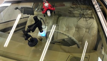 Ремонт скола на стекле Cadillac Ленинский проспект