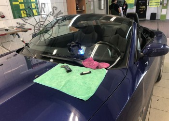 Ремонт лобового стекла BMW Cupe в Москве